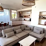 Luxury Pool By Lozenetsvillas וילה