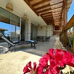 Luxury Pool By Lozenetsvillas * לוזנטס